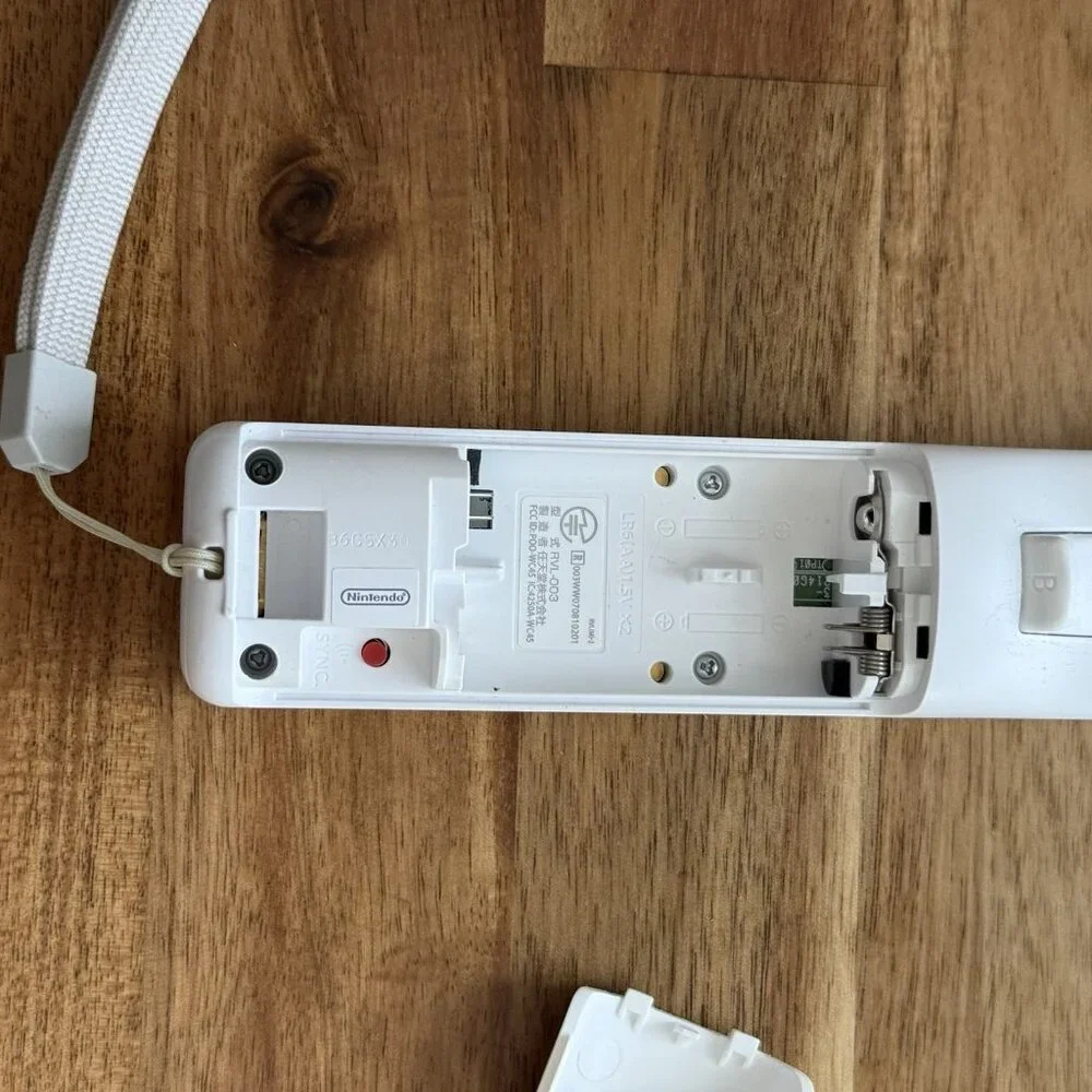 OEM Nintendo‎ Wii Remote White Controller Works Tested Official Authentic READ!*